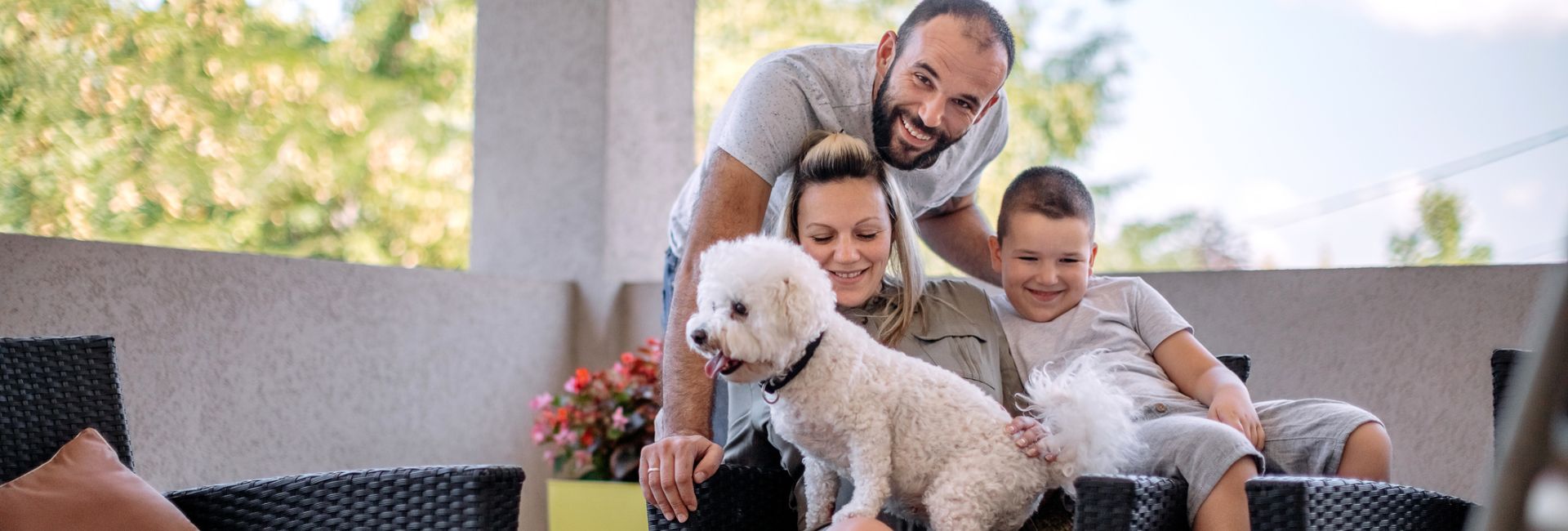 Vacaciones en la costa dorada con mascota